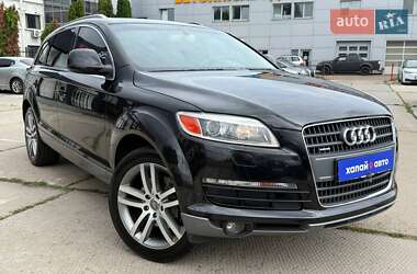 Позашляховик / Кросовер Audi Q7 2007 в 