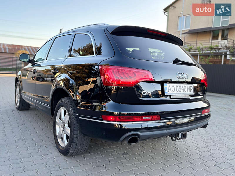Позашляховик / Кросовер Audi Q7 2015 в Хусті
