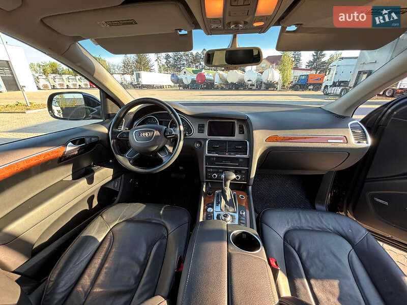 Позашляховик / Кросовер Audi Q7 2015 в Хусті