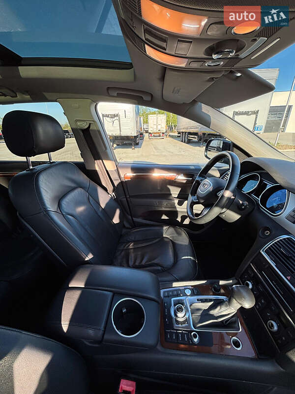 Позашляховик / Кросовер Audi Q7 2015 в Хусті