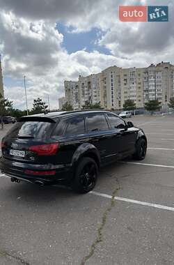 Позашляховик / Кросовер Audi Q7 2014 в 