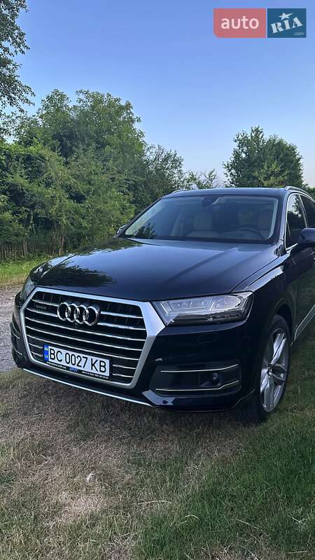 Внедорожник / Кроссовер Audi Q7 2017 в 