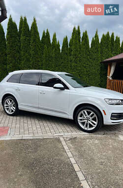 Позашляховик / Кросовер Audi Q7 2017 в 