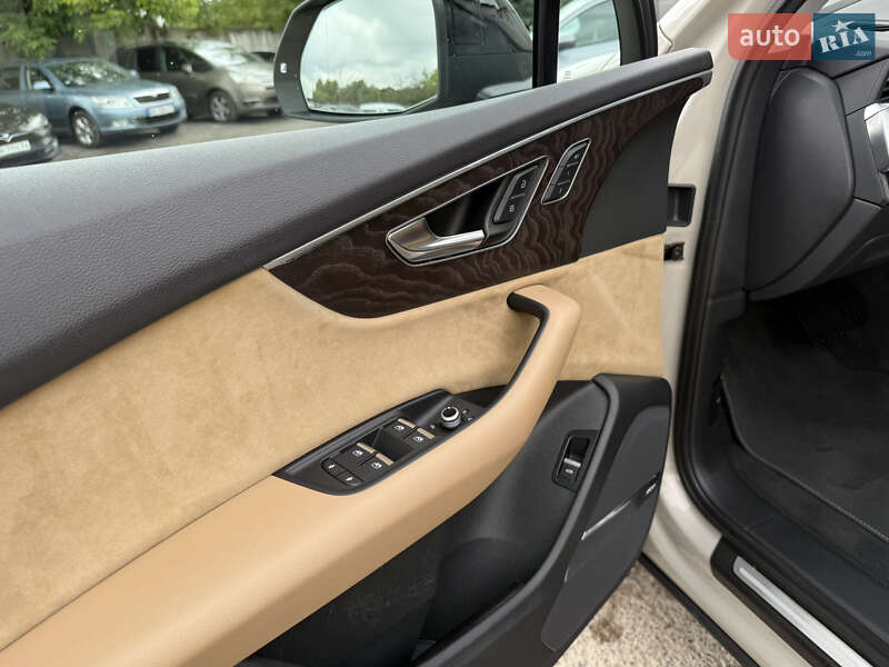 Внедорожник / Кроссовер Audi Q7 2021 в Ровно