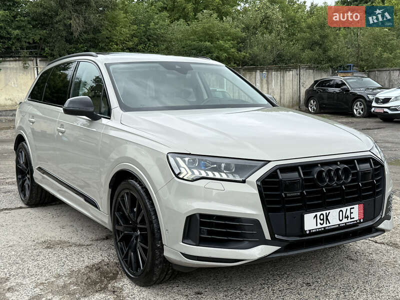Внедорожник / Кроссовер Audi Q7 2021 в Ровно