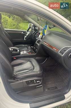 Внедорожник / Кроссовер Audi Q7 2015 в 