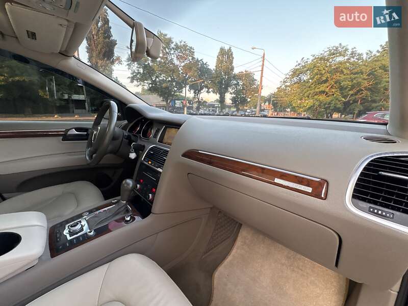 Внедорожник / Кроссовер Audi Q7 2011 в Одессе