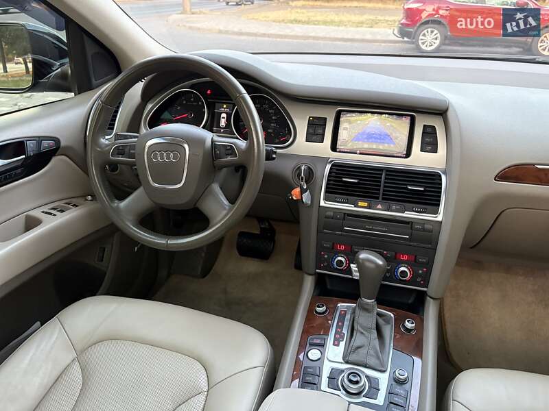Внедорожник / Кроссовер Audi Q7 2011 в Одессе