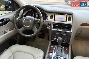 Внедорожник / Кроссовер Audi Q7 2011 в 