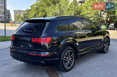 Позашляховик / Кросовер Audi Q7 2016 в 