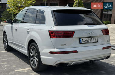 Позашляховик / Кросовер Audi Q7 2017 в 