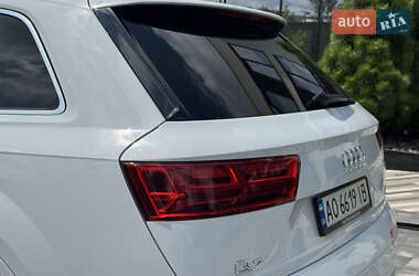 Позашляховик / Кросовер Audi Q7 2017 в 