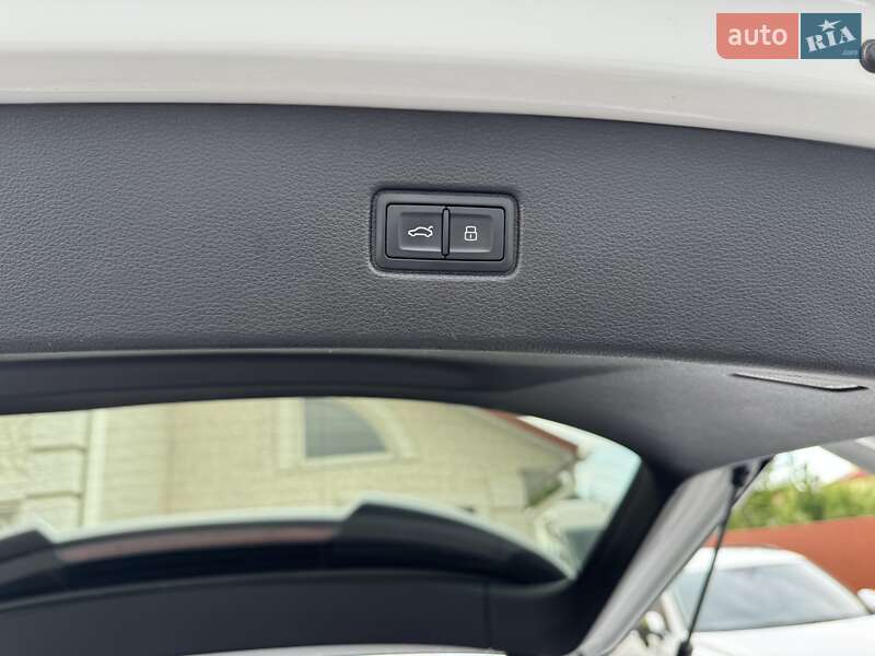 Позашляховик / Кросовер Audi Q7 2016 в Новій Ушиці