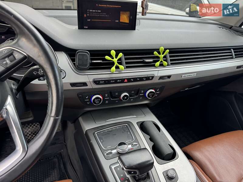 Позашляховик / Кросовер Audi Q7 2016 в Новій Ушиці