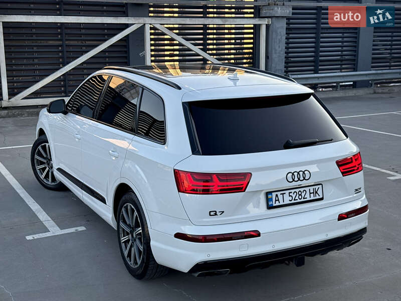 Внедорожник / Кроссовер Audi Q7 2016 в Киеве