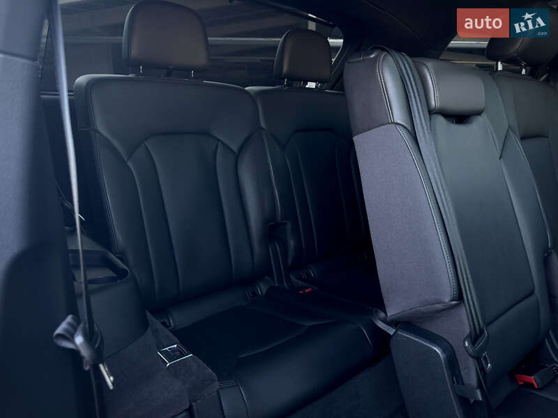Внедорожник / Кроссовер Audi Q7 2016 в Киеве