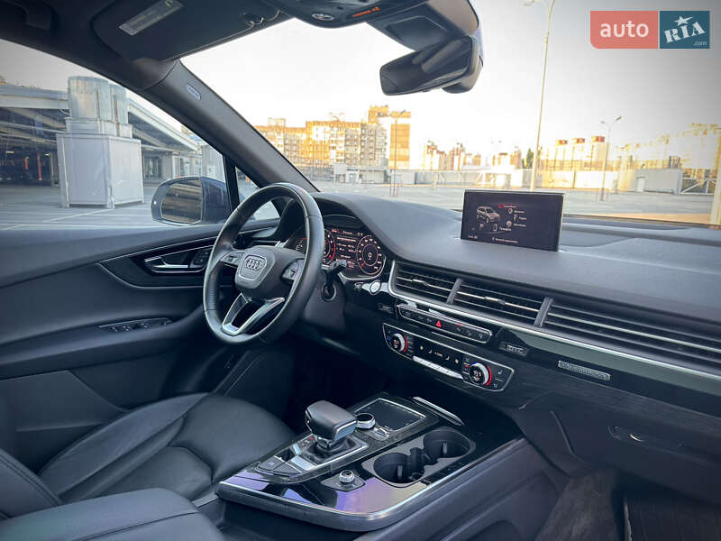 Внедорожник / Кроссовер Audi Q7 2016 в Киеве