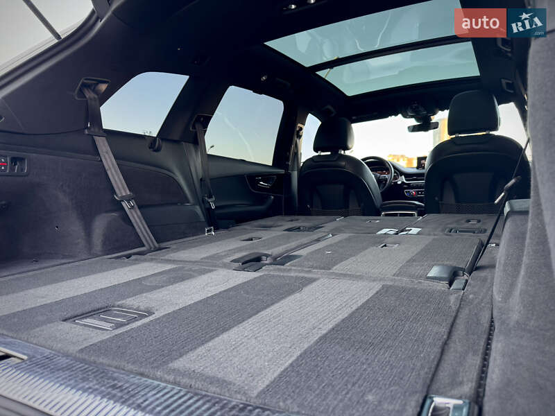 Внедорожник / Кроссовер Audi Q7 2016 в Киеве