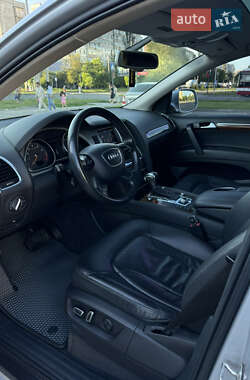 Внедорожник / Кроссовер Audi Q7 2013 в 