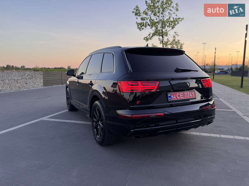 Позашляховик / Кросовер Audi Q7 2018 в Мукачевому