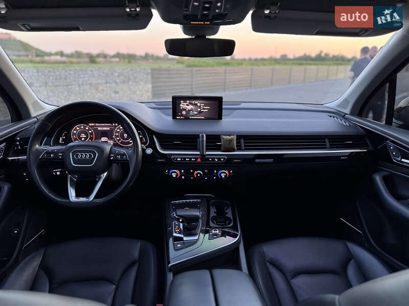 Позашляховик / Кросовер Audi Q7 2018 в Мукачевому