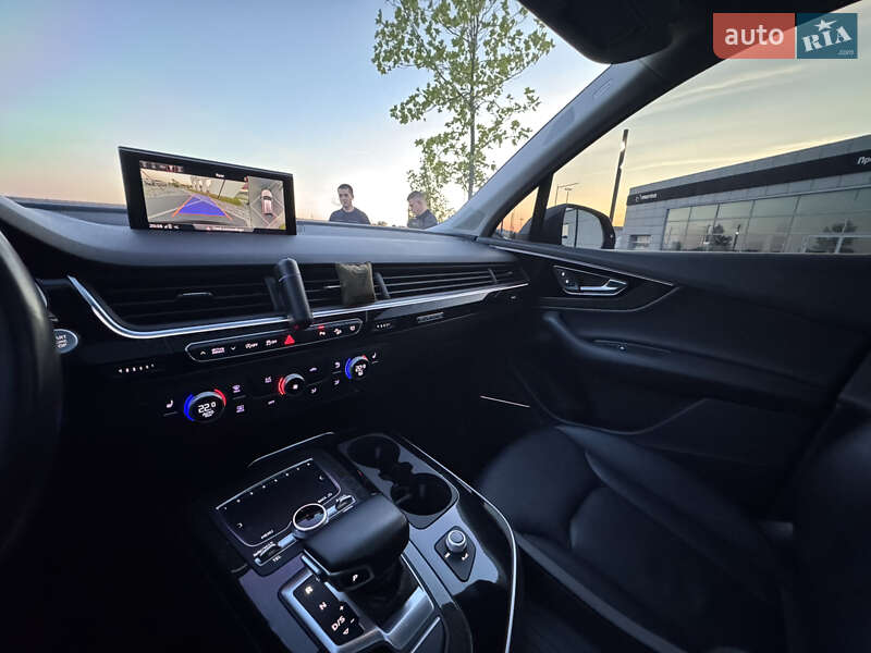 Позашляховик / Кросовер Audi Q7 2018 в Мукачевому