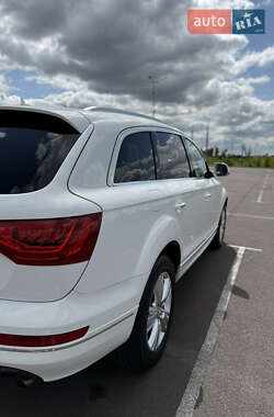 Позашляховик / Кросовер Audi Q7 2010 в 