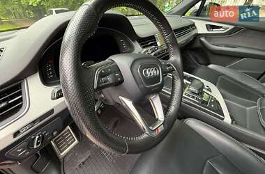 Позашляховик / Кросовер Audi Q7 2017 в 