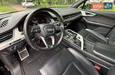Позашляховик / Кросовер Audi Q7 2017 в 