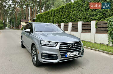 Внедорожник / Кроссовер Audi Q7 2015 в 