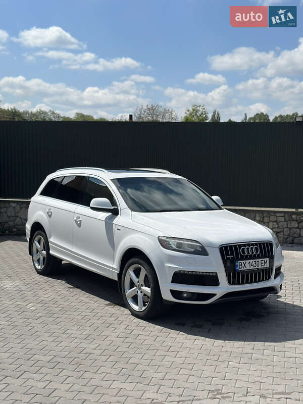 Позашляховик / Кросовер Audi Q7 2011 в 