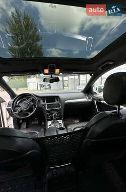 Позашляховик / Кросовер Audi Q7 2011 в 