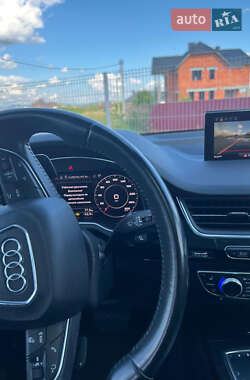 Позашляховик / Кросовер Audi Q7 2016 в 