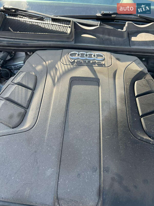 Позашляховик / Кросовер Audi Q7 2016 в Хусті