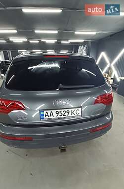 Внедорожник / Кроссовер Audi Q7 2012 в 