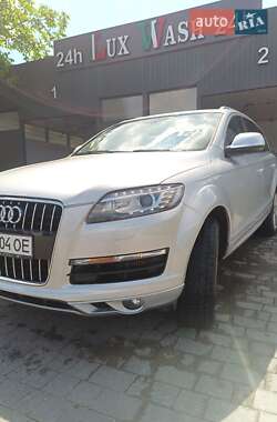 Внедорожник / Кроссовер Audi Q7 2010 в 