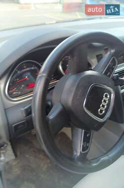 Внедорожник / Кроссовер Audi Q7 2010 в 