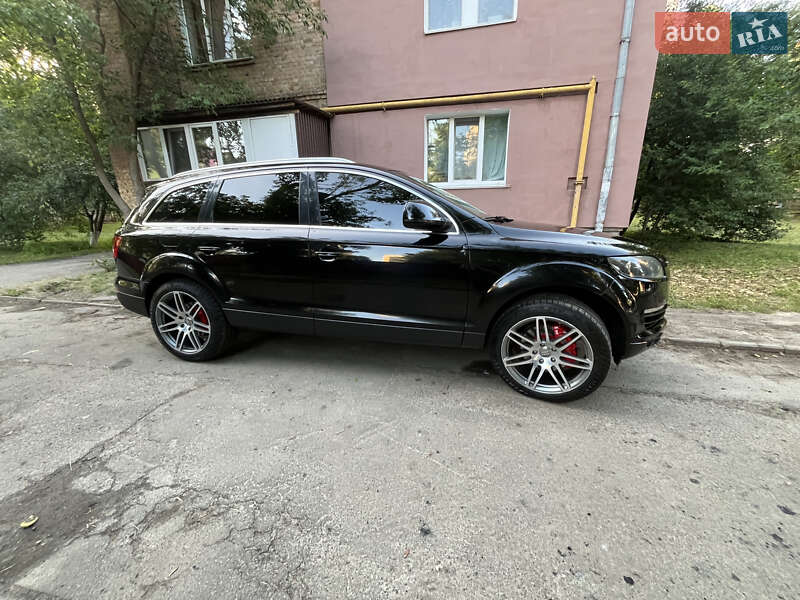 Внедорожник / Кроссовер Audi Q7 2009 в 