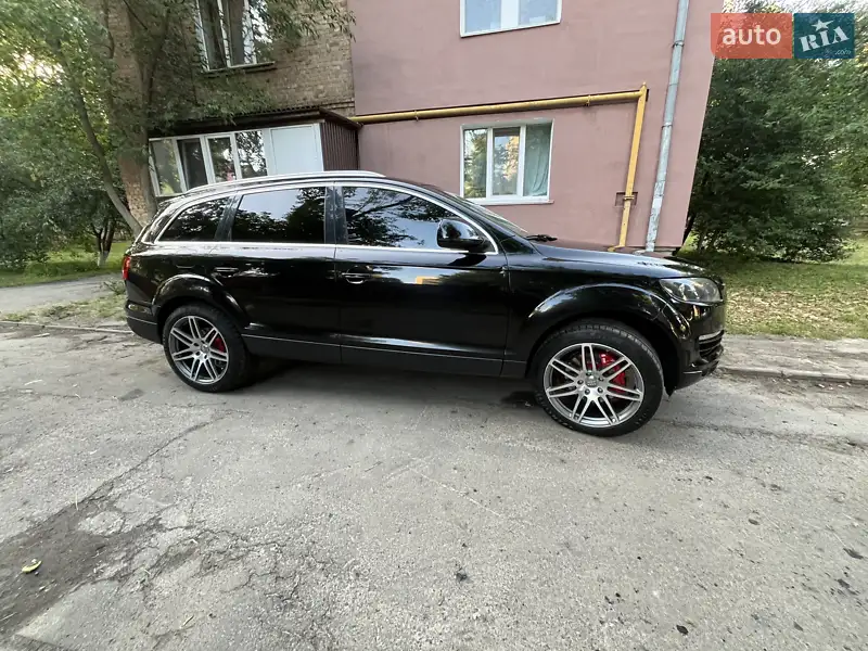 Внедорожник / Кроссовер Audi Q7 2009 в 