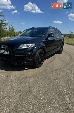 Внедорожник / Кроссовер Audi Q7 2013 в 