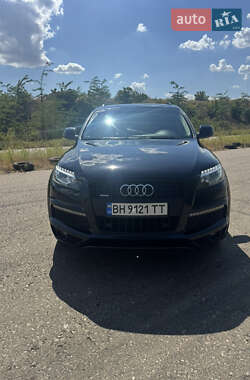 Внедорожник / Кроссовер Audi Q7 2013 в 