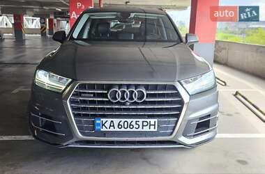 Внедорожник / Кроссовер Audi Q7 2016 в 