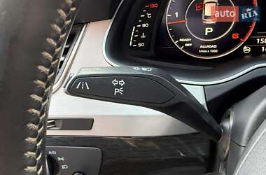 Позашляховик / Кросовер Audi Q7 2016 в 