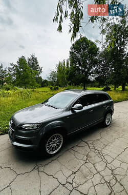 Внедорожник / Кроссовер Audi Q7 2010 в 