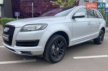 Позашляховик / Кросовер Audi Q7 2010 в 