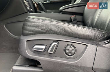 Позашляховик / Кросовер Audi Q7 2010 в 