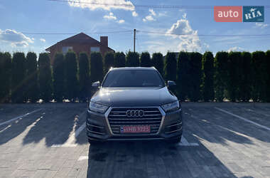Внедорожник / Кроссовер Audi Q7 2018 в 