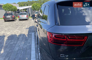 Внедорожник / Кроссовер Audi Q7 2018 в 