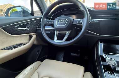 Внедорожник / Кроссовер Audi Q7 2020 в 