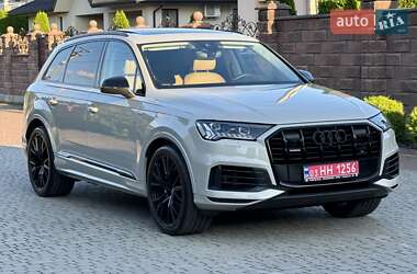 Внедорожник / Кроссовер Audi Q7 2020 в 